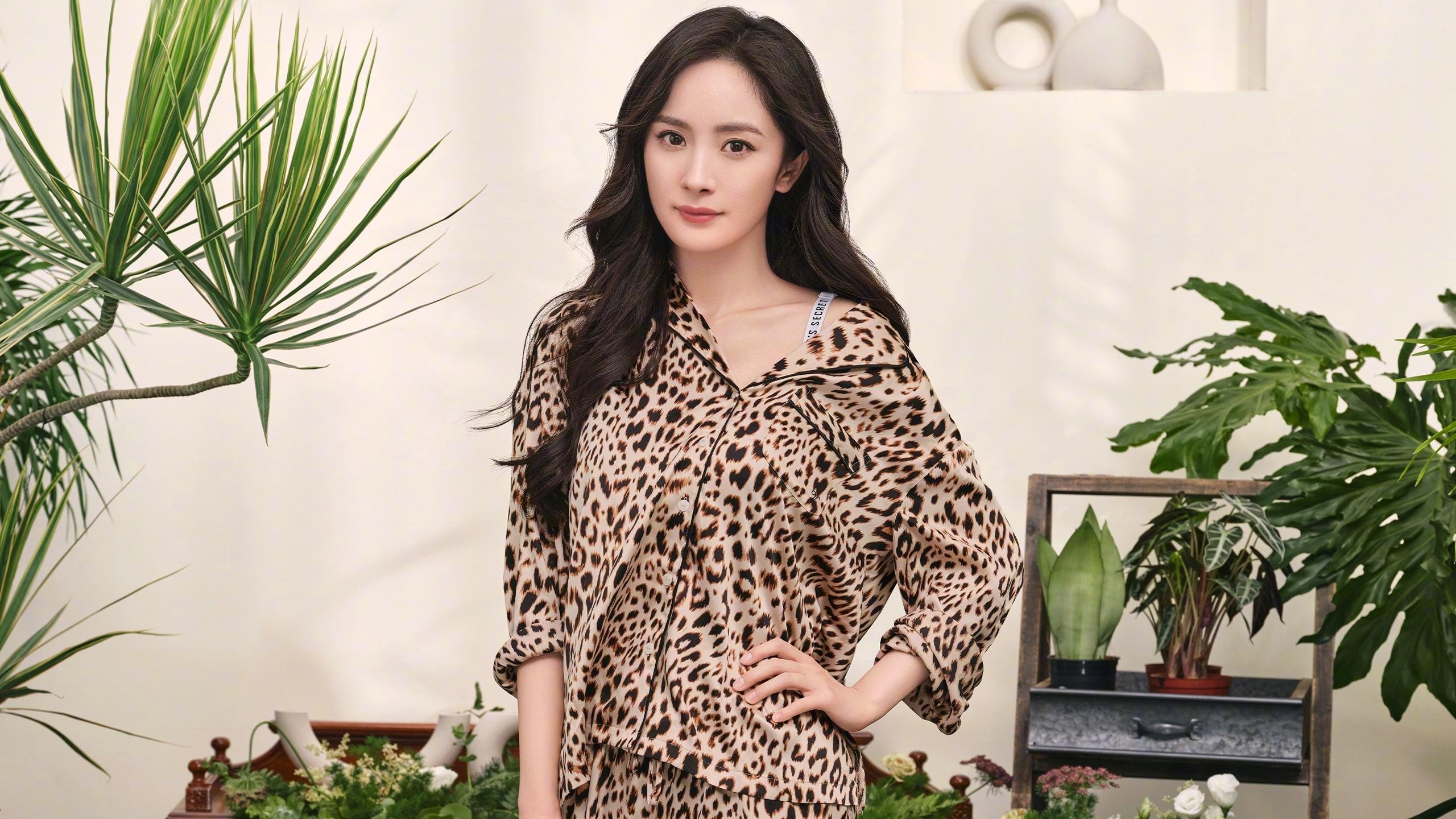 西甲激烈对决:皇马凭借绝杀战胜巴萨,争冠局势变得扑朔迷离,西甲皇马对阵马竞直播