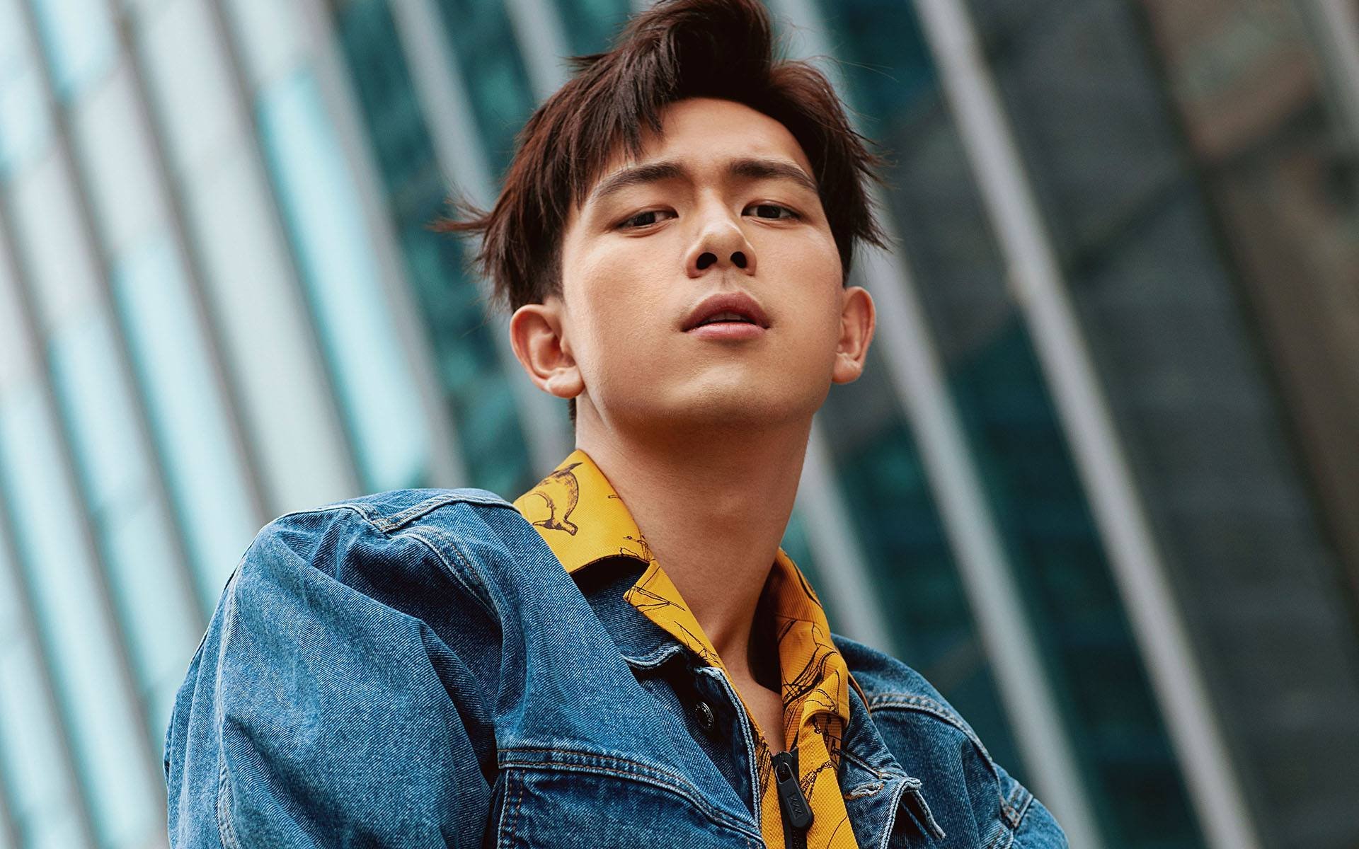 九游网游官网-主场球迷应援是否影响VAR最终判罚倾向，球赛应援