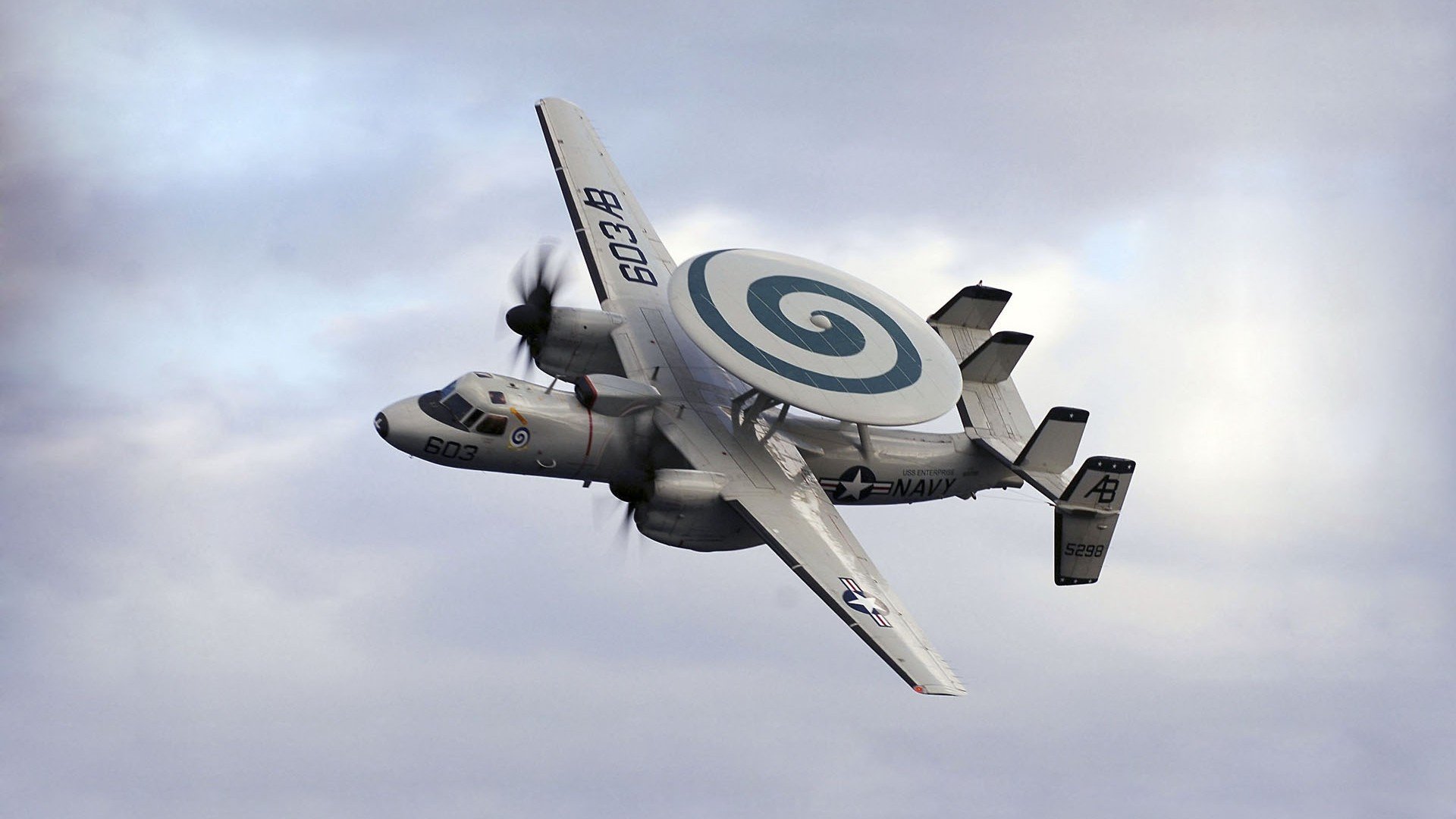 九游（jiuyou.com）游戏-国足中场球员创意不断，比赛精彩纷呈，国足的低调中场大师