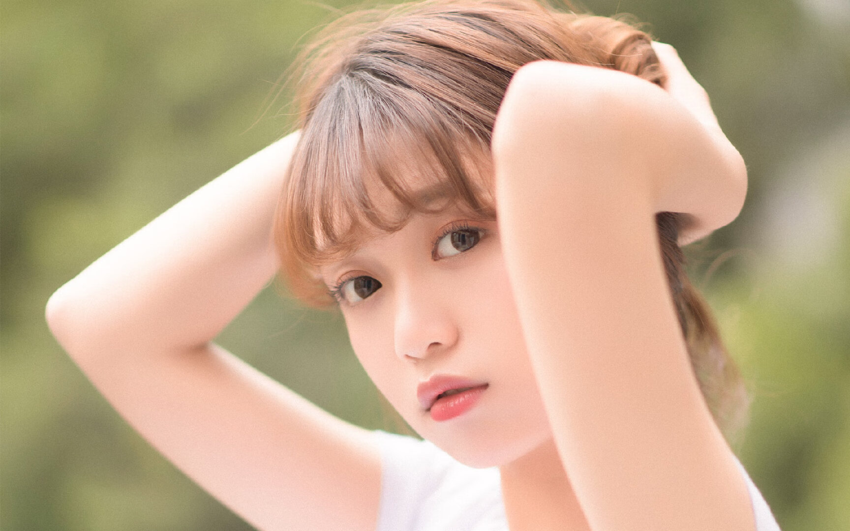 库兹马诺维奇在巴黎奥运会手球比赛中多次扑救对方远射,库兹马持球