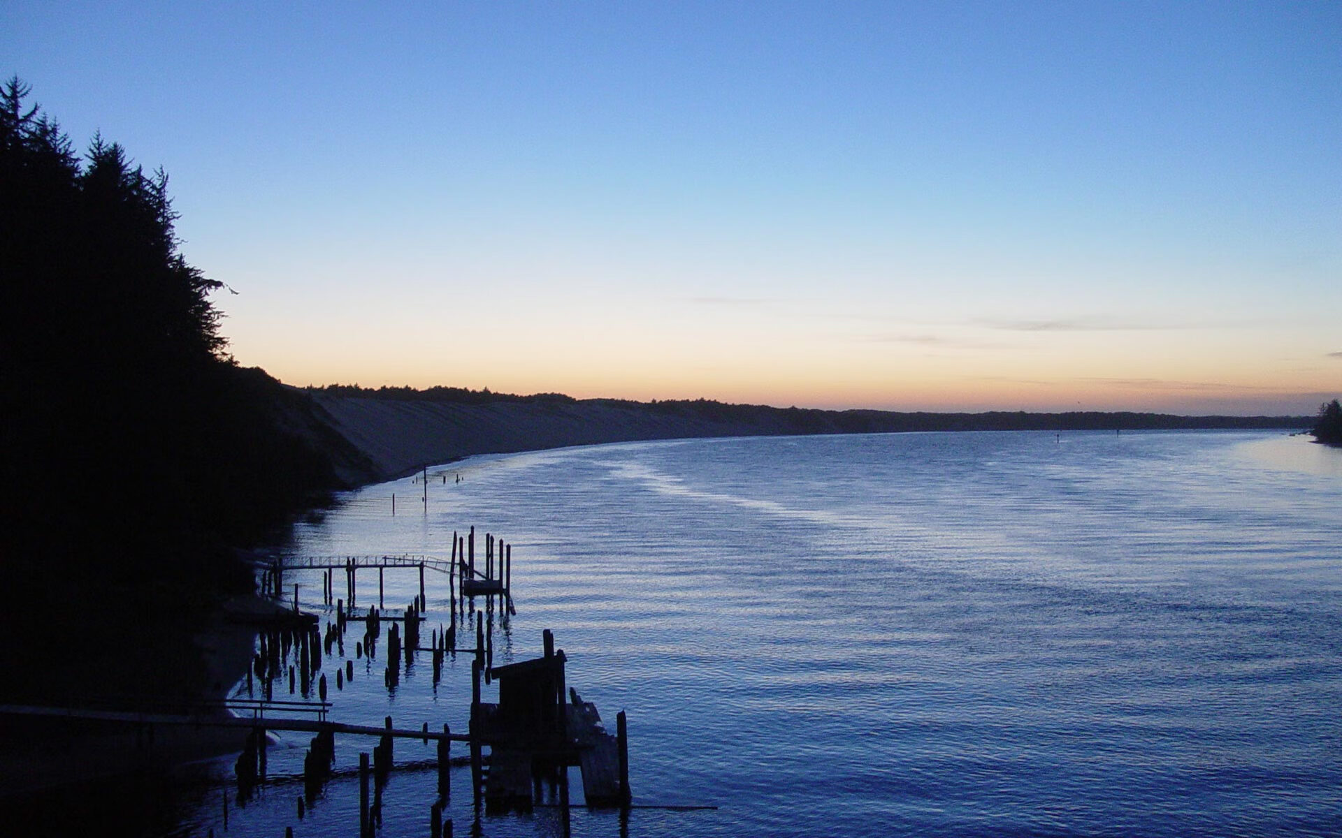 多个关键位置竞争激烈板凳深度成为争冠的重要保障